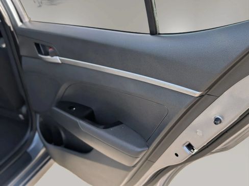 Used 2019 Hyundai Elantra SE w/ Cargo Package FWD image 21