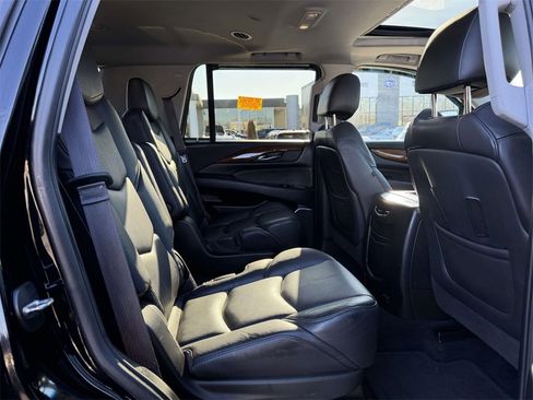 Used 2016 Cadillac Escalade Luxury image 13