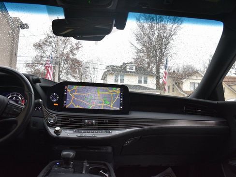 Used 2021 Lexus LS 500 AWD image 31