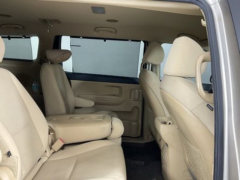 Used 2016 Kia Sedona LX w/ LX Convenience Package image 21