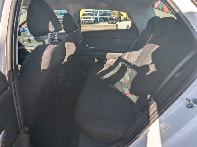 Used 2026 Hyundai Elantra SE FWD image 16