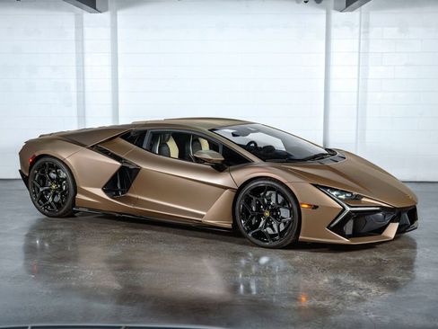 Used 2024 Lamborghini Revuelto AWD/4WD image 2