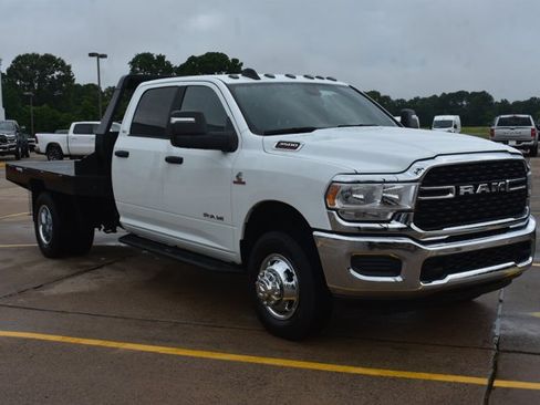 Used 2024 RAM 3500 SLT w/ Quick Order Package 2YG SLT AWD/4WD image 3