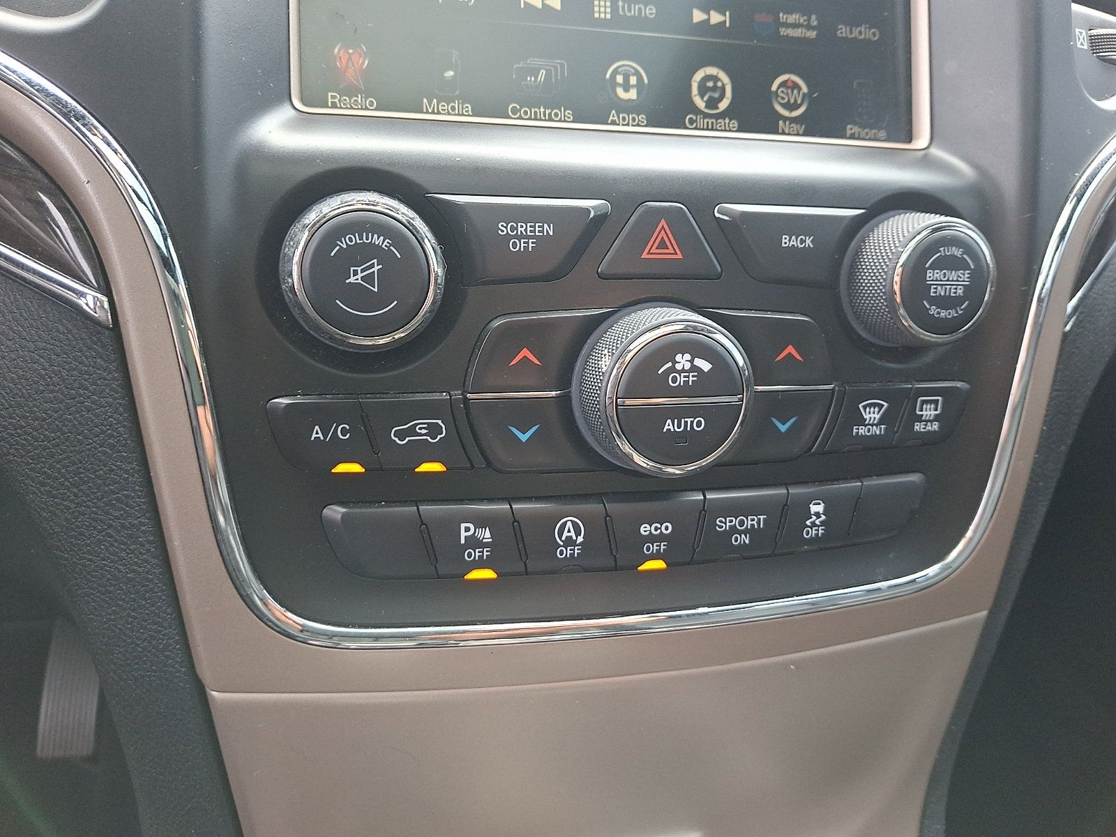 Used 2017 Jeep Grand Cherokee Overland AWD/4WD image 15