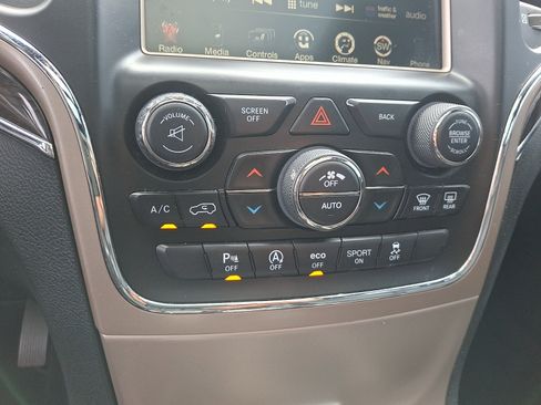 Used 2017 Jeep Grand Cherokee Overland AWD/4WD image 15