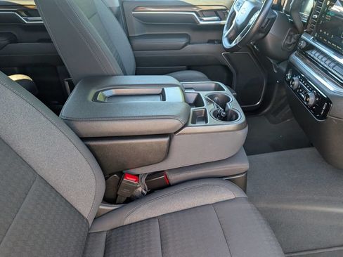 Used 2022 Chevrolet Silverado 1500 LT AWD/4WD image 28