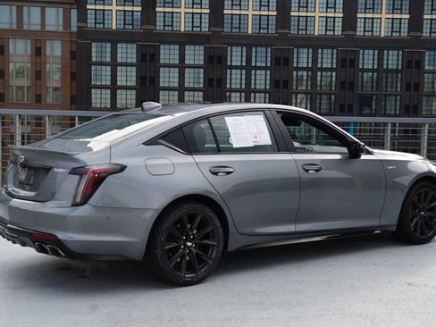 Used 2021 Cadillac CT5 V w/ Premium Package image 9