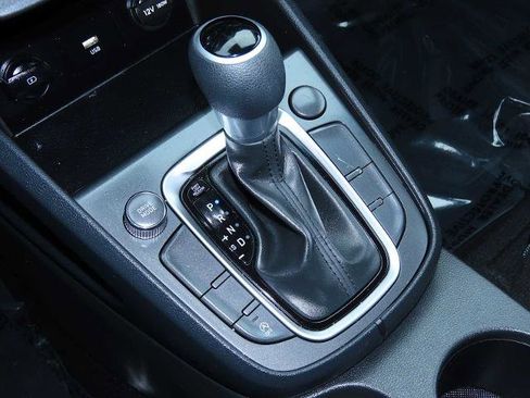 Used 2023 Hyundai Kona SE image 30