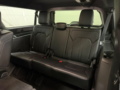 Used 2018 Ford Expedition Max Limited AWD/4WD image 13