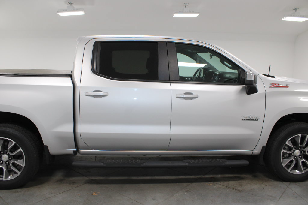 Used 2020 Chevrolet Silverado 1500 LT w/ Texas Edition AWD/4WD image 11