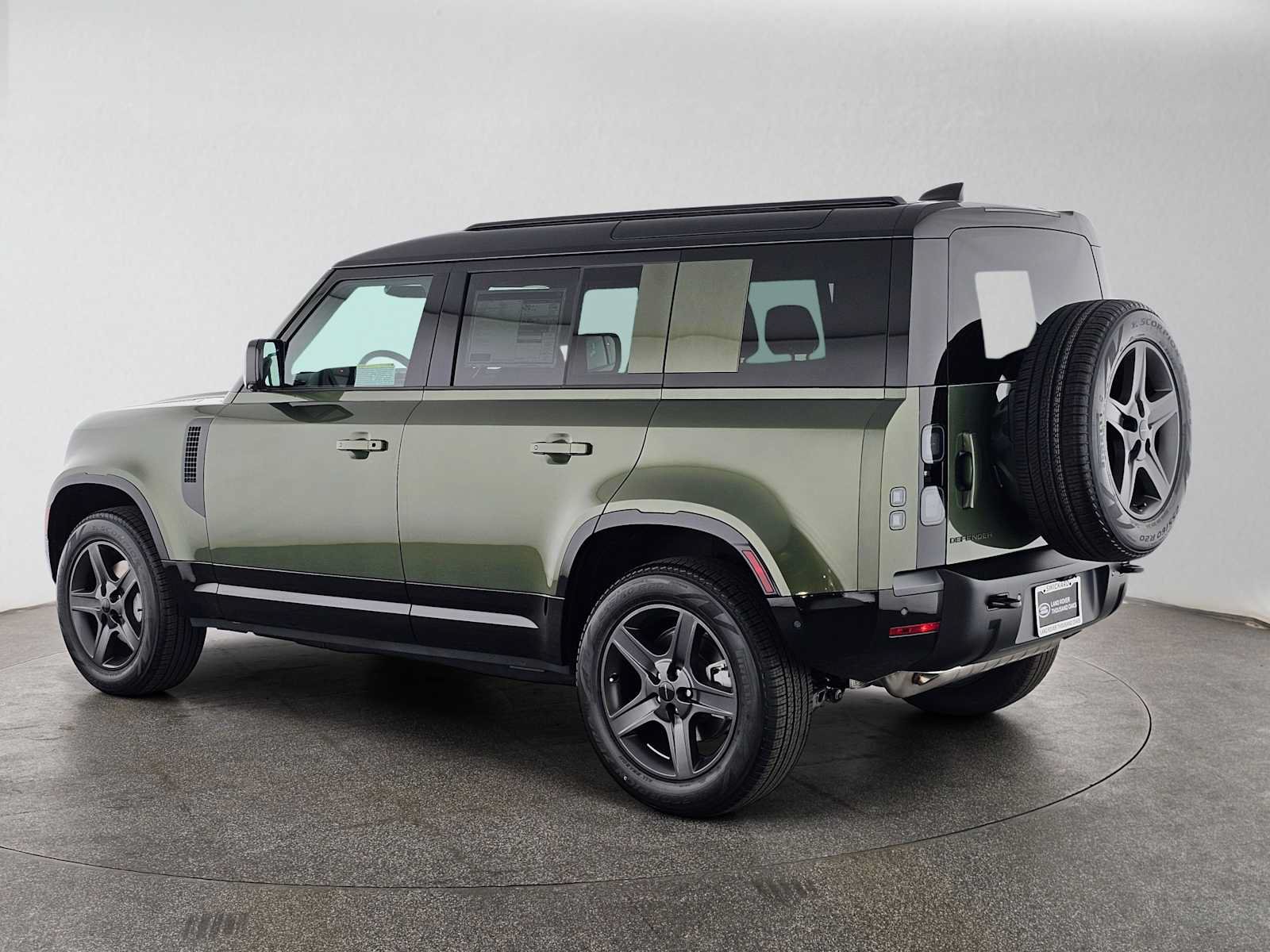 New 2026 Land Rover Defender 110 X-Dynamic SE AWD/4WD image 3