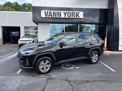 Used 2024 Toyota RAV4 XLE FWD image 54