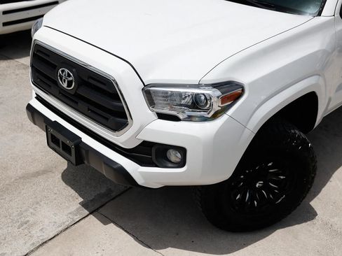 Used 2016 Toyota Tacoma SR5 w/ Towing Package RWD image 23