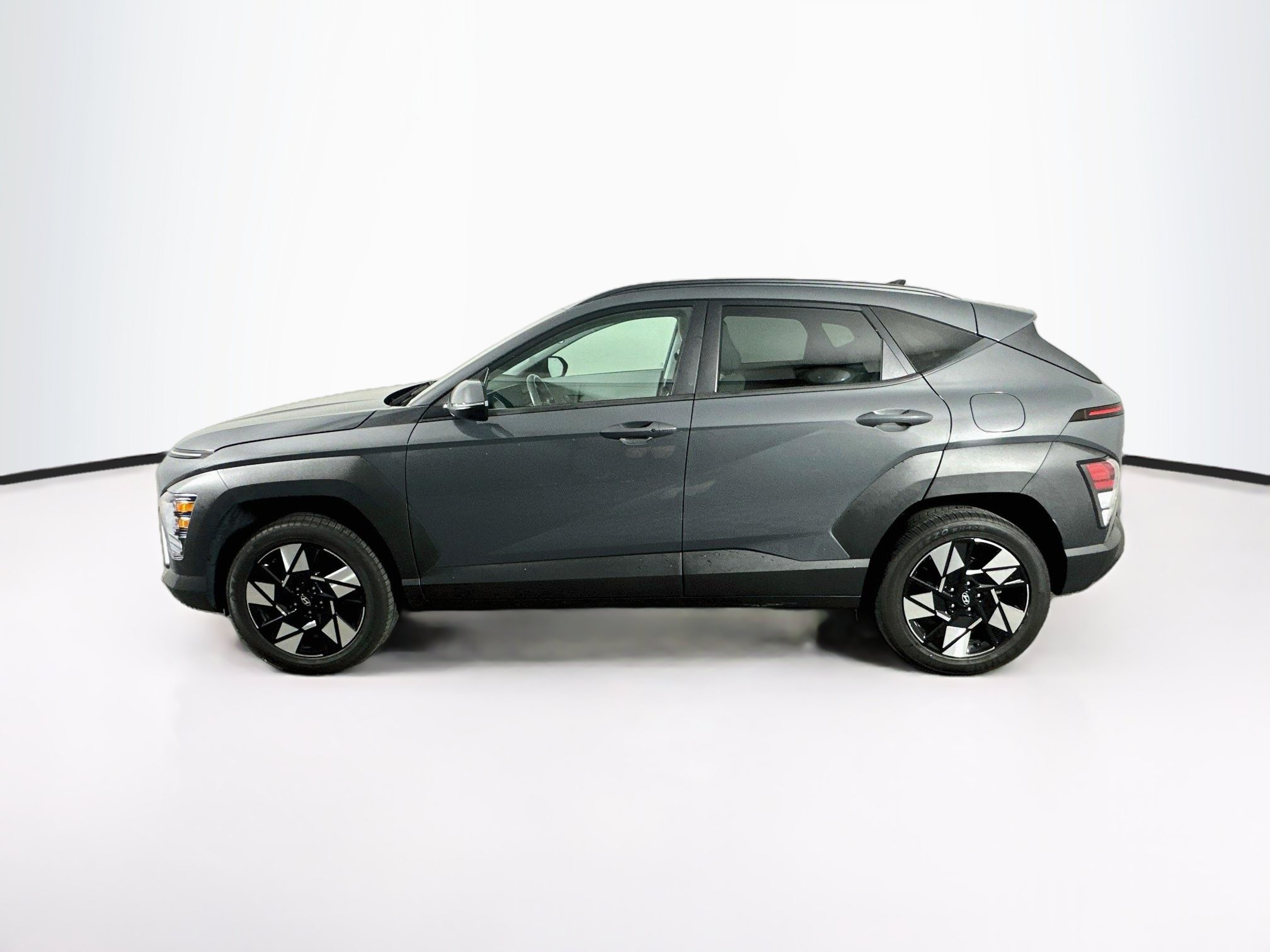 Used 2025 Hyundai Kona SEL AWD/4WD image 4