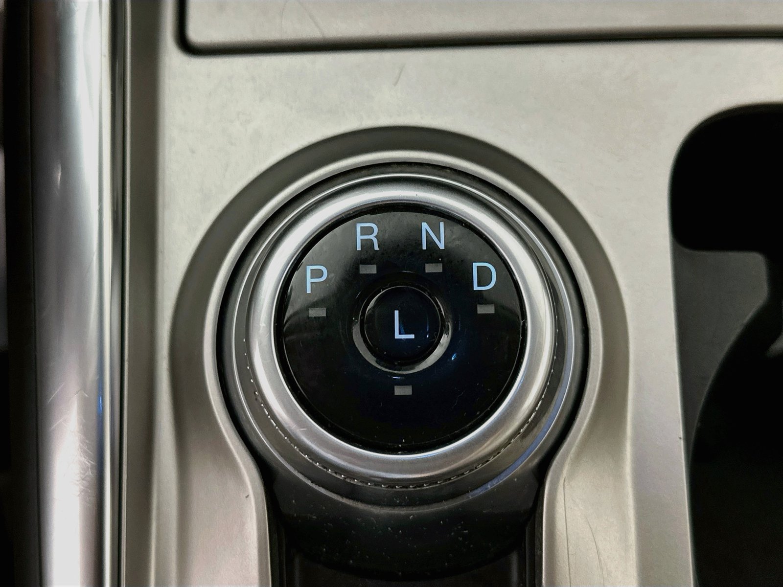 Used 2022 Ford Explorer Limited RWD image 17