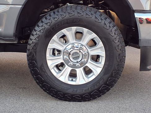 Used 2022 Ford F250 XLT w/ XLT Value Package image 7