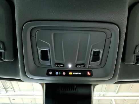 Used 2023 Chevrolet Silverado 1500 Custom image 22