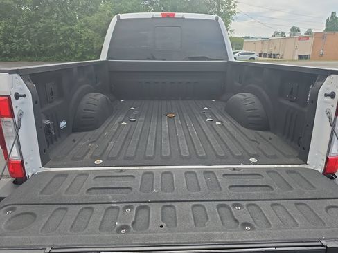 Used 2019 Ford F250 Lariat w/ Lariat Ultimate Package AWD/4WD image 10