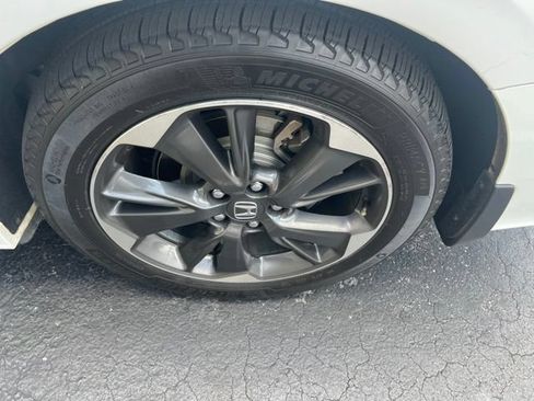 Used 2024 Honda Odyssey Elite image 11
