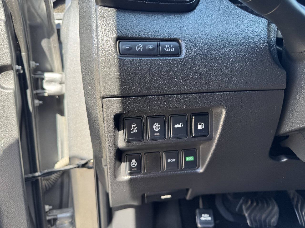 Used 2018 Nissan Rogue SL FWD image 13