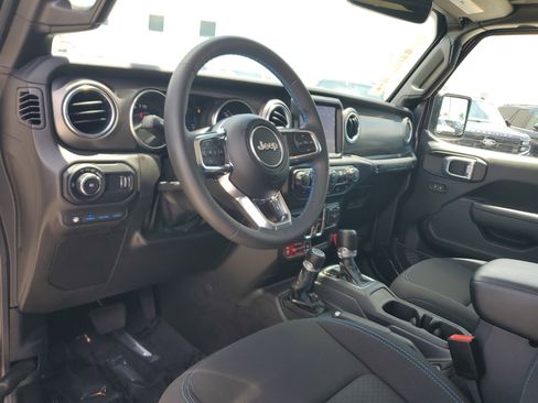 Used 2023 Jeep Wrangler Unlimited Rubicon 4xe AWD/4WD image 9