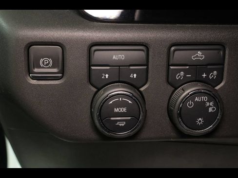 Used 2023 Chevrolet Silverado 1500 LT AWD/4WD image 13