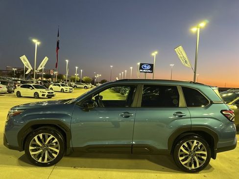 Used 2025 Subaru Forester Touring image 7