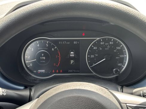Used 2025 Nissan Versa SV FWD image 38