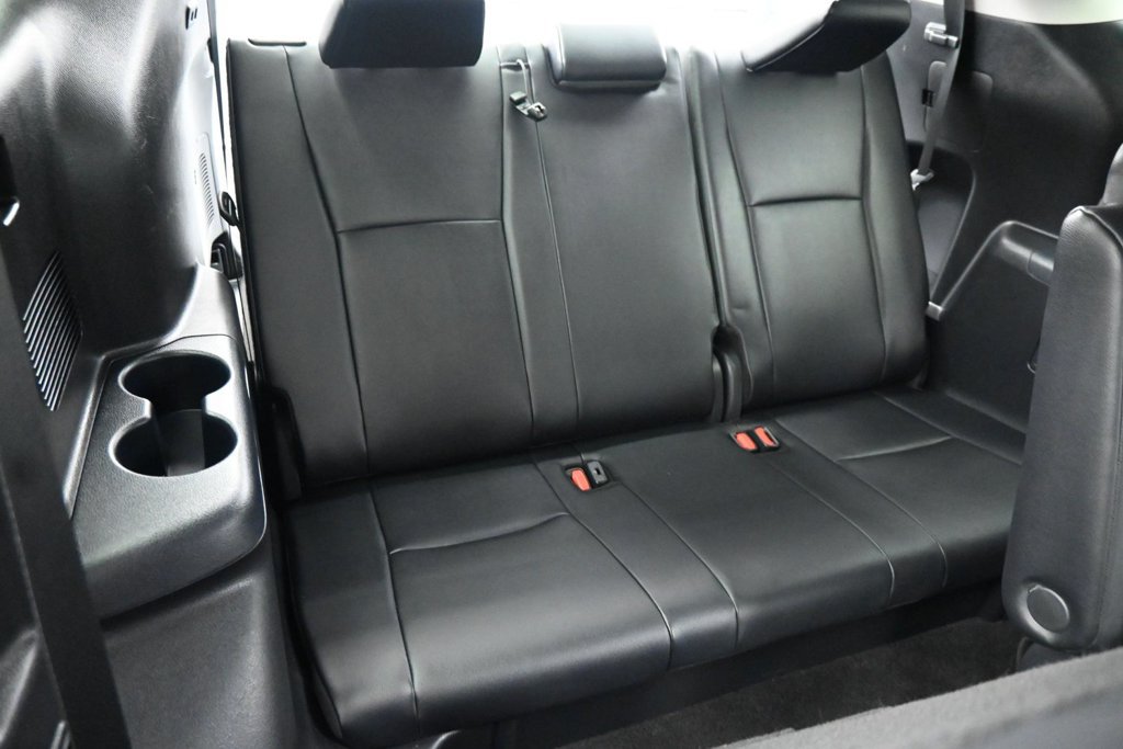 Used 2024 Toyota Highlander XLE AWD/4WD image 26