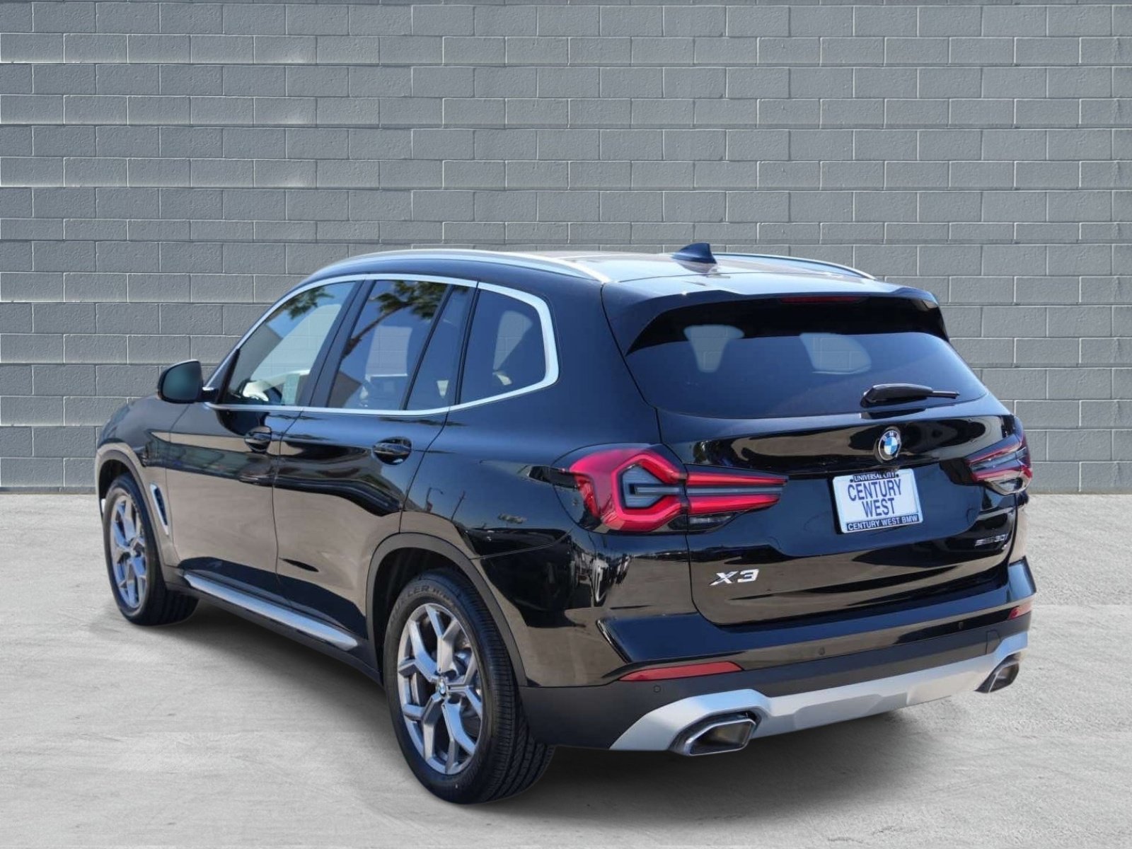 Used 2024 BMW X3 sDrive30i w/ Convenience Package RWD image 3