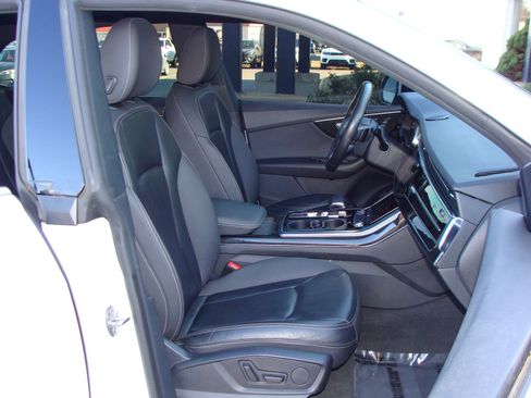 Used 2019 Audi Q8 Premium w/ Convenience Package image 10