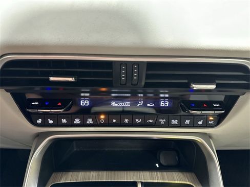 Certified 2024 MAZDA CX-90 3.3 Turbo w/ Premium Plus Pkg image 21