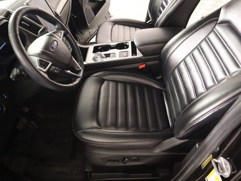 Used 2023 Ford Edge SEL w/ Convenience Package image 11