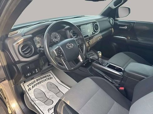 Used 2020 Toyota Tacoma TRD Off-Road w/ Technology Package image 17