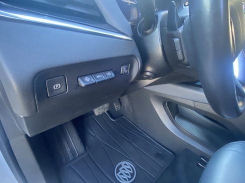 Used 2024 Buick Enclave Premium image 19