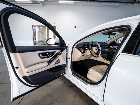 Used 2024 Mercedes-Benz S 580 4MATIC Sedan image 36