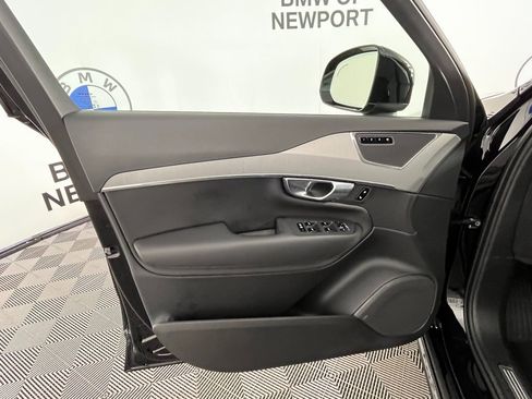 Used 2025 Volvo XC90 B5 Core image 27