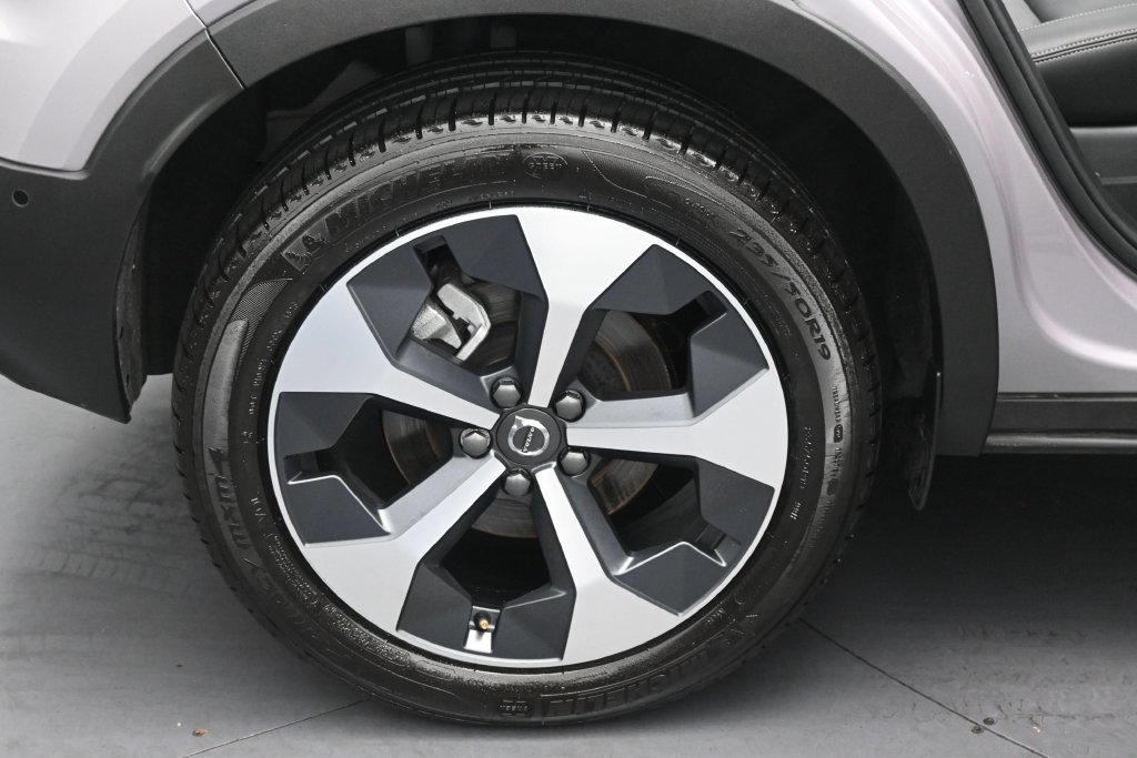 Used 2026 Volvo XC40 B5 Plus AWD/4WD image 31