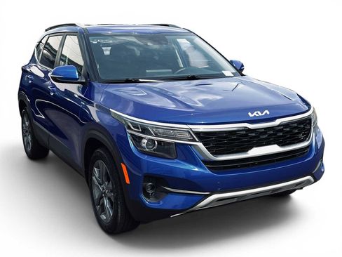 Certified 2023 Kia Seltos S FWD image 1