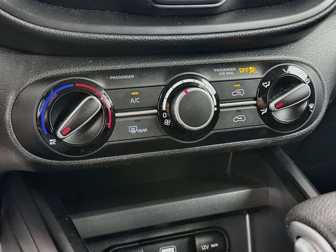 Used 2024 Kia Soul LX w/ Option Group 015 FWD image 23