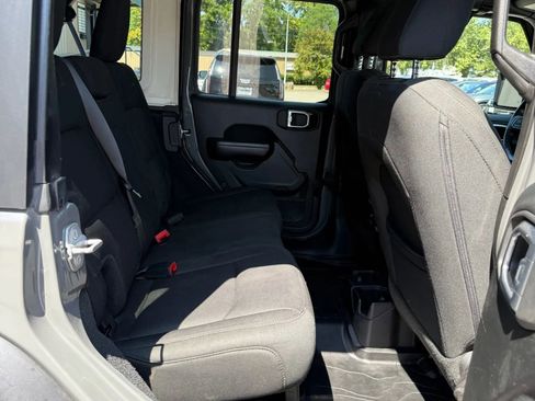 Used 2018 Jeep Wrangler Unlimited Sport S image 15