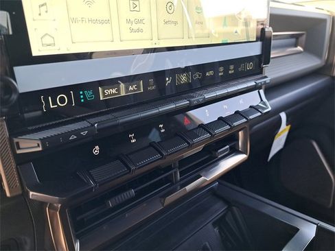 New 2025 GMC Hummer EV 2X w/ Extreme Off-Road Package image 15