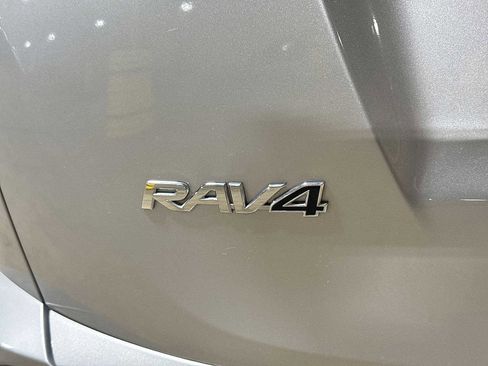 Used 2016 Toyota RAV4 LE AWD/4WD image 24