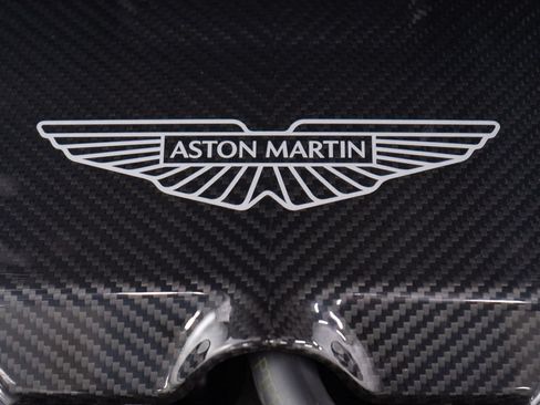 Used 2025 Aston Martin Vanquish RWD image 40