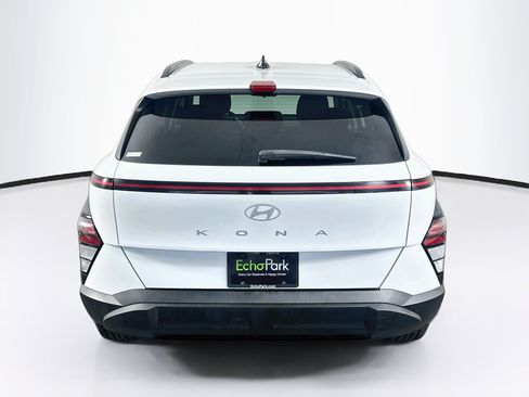 Used 2025 Hyundai Kona SEL FWD image 7