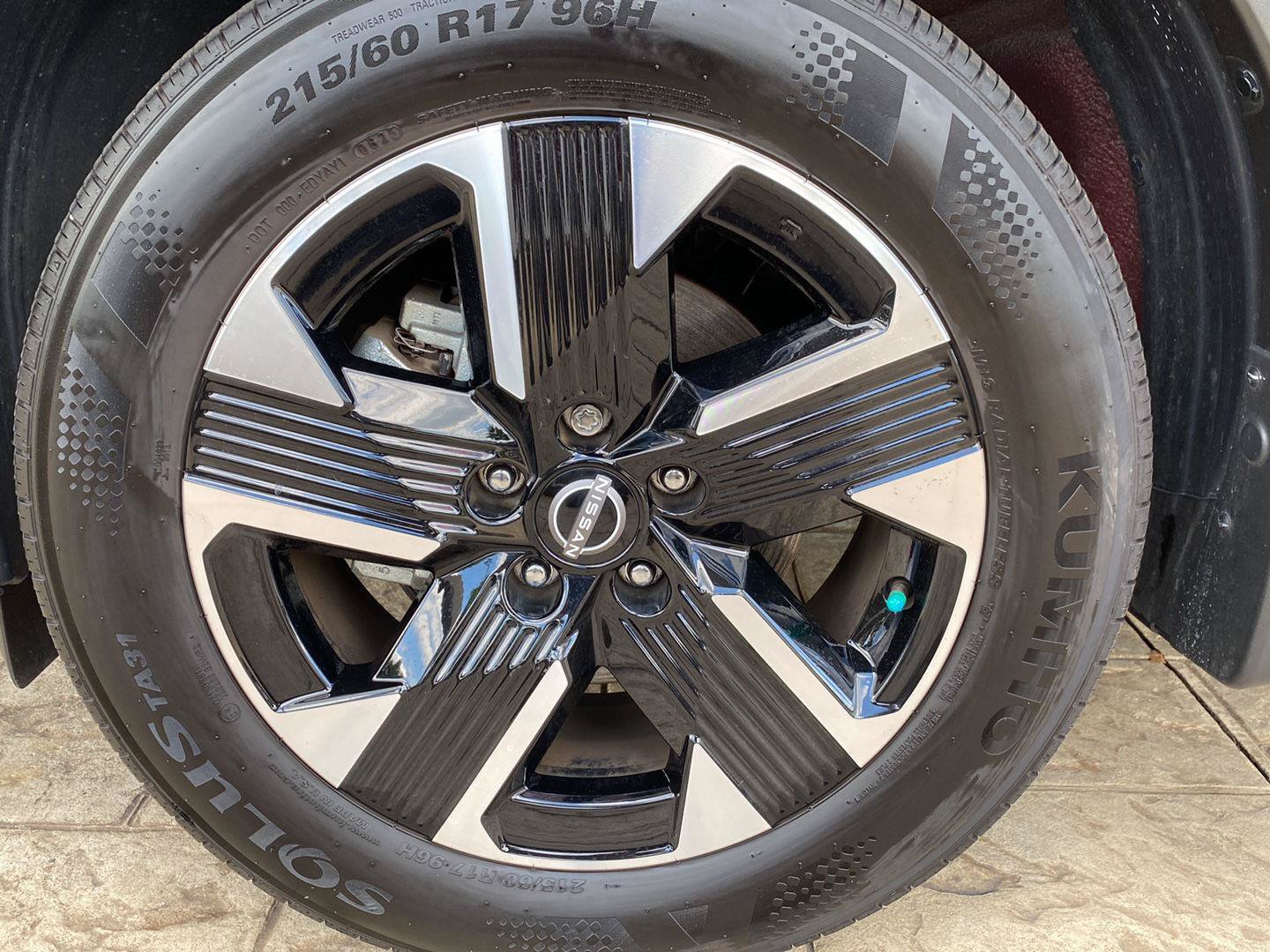 Certified 2025 Nissan Kicks SV AWD/4WD image 14