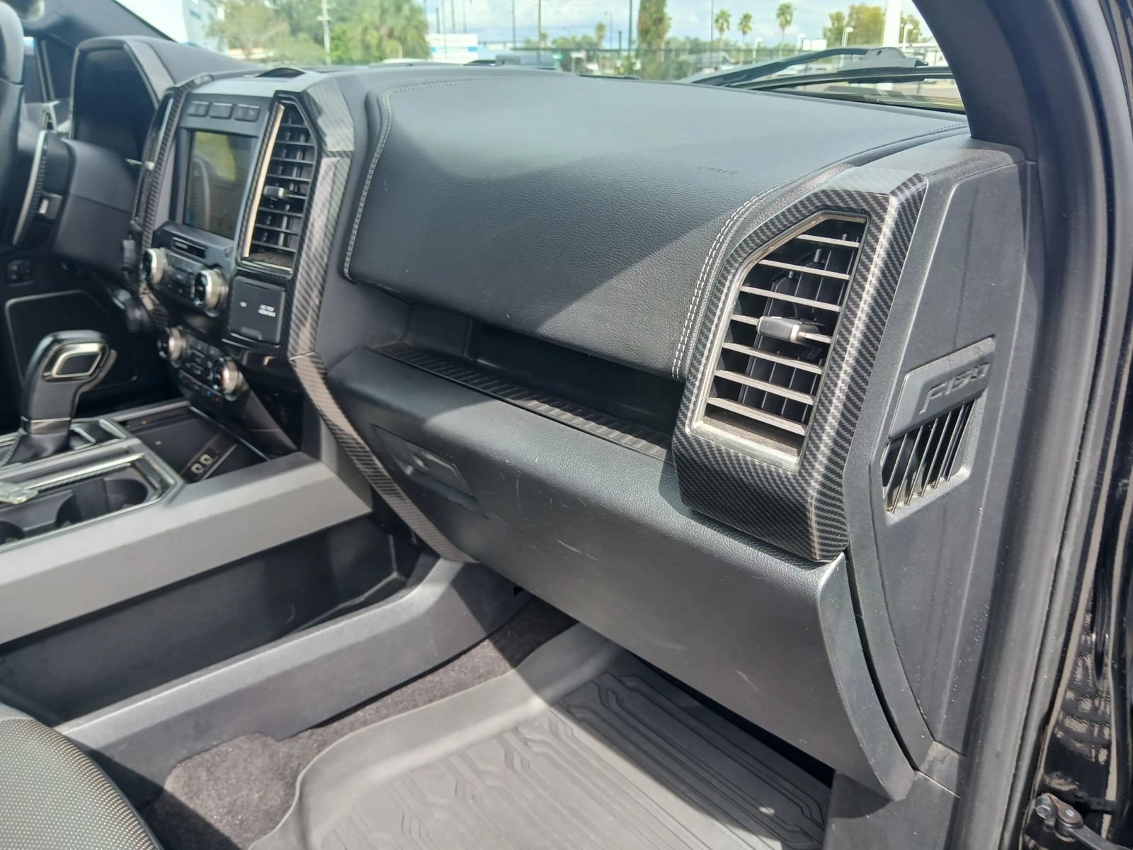 Used 2019 Ford F150 Raptor w/ Equipment Group 802A Luxury AWD/4WD image 17