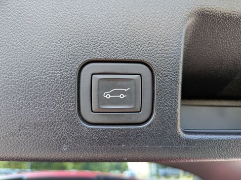 Used 2025 Chevrolet Equinox EV RS FWD image 34