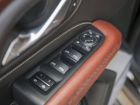 Used 2023 GMC Yukon Denali Ultimate image 30