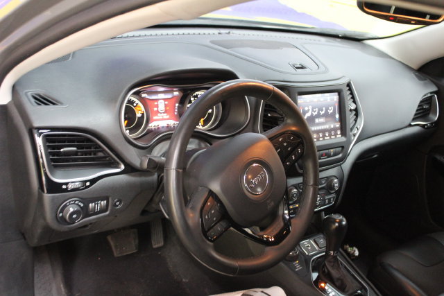 Used 2023 Jeep Cherokee Altitude Lux AWD/4WD image 14